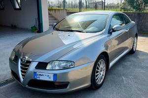 Alfa Romeo GT 2,0 JTS Distinctive