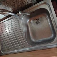 Lavabo con rubinetto come da foto
