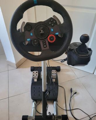 Volante G29 con pedaliera, cambio e supporto