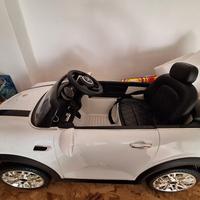 mini cooper giocattolo per bambini