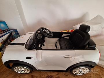 mini cooper giocattolo per bambini