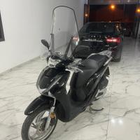 Honda SH 150i ABS (2017) - LED - Smart Key - 18.00