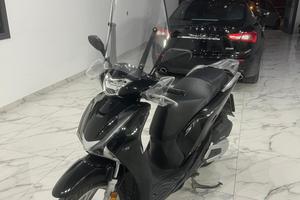Honda SH 150i ABS (2017) - LED - Smart Key - 18.00