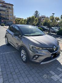 Renault Captur plug in hybrid 160