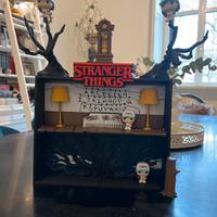 Espositore kinder joy stranger things completo