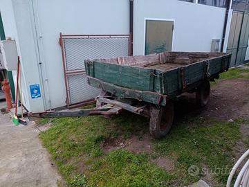 Vecchio Carro Rimorchio in Legno