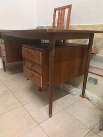 scrivania vintage