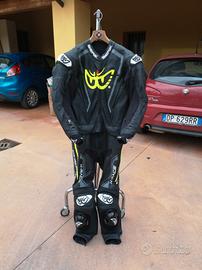 tuta moto 52 divisibile come NUOVA!!! pelle