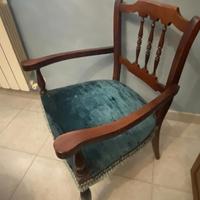 Poltroncina o sedia in legno e velluto