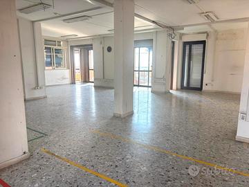 Ad. via marina- ampio ufficio