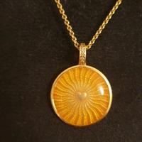 Pandora Collana con charm pendente raggi di sole