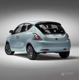 Lancia y hybrid.