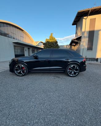 Audi rsQ8