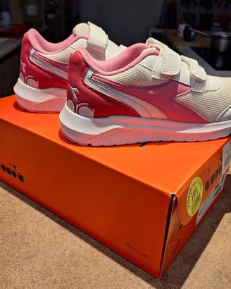 Scarpe di ginnastica rossa