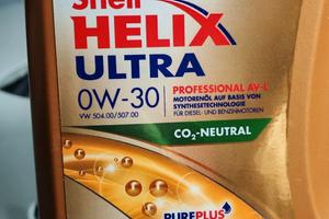 olio motore Shell Helix 0W 30