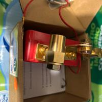 Disgiuntore per batteria nuovo