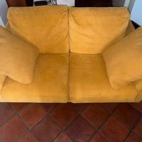 Coppia di divani in alcantara 2 + 3 sedute