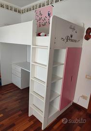 Cameretta ragazza. Letto, armadio e scrivania.