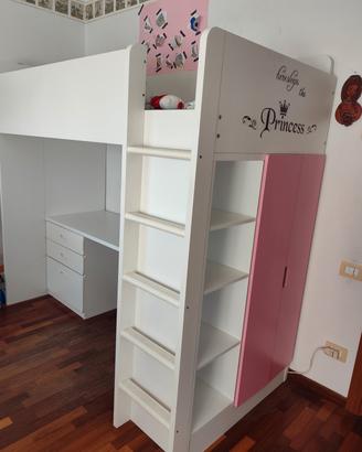 Cameretta ragazza. Letto, armadio e scrivania.