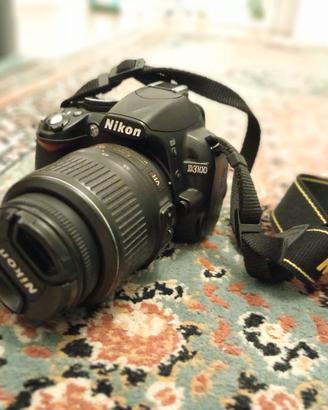 NIKON D3100