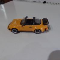 modello 1:43  porsche 911 turbo targa 1986
