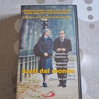 Film VHS " fuori dal mondo"