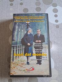 Film VHS " fuori dal mondo"