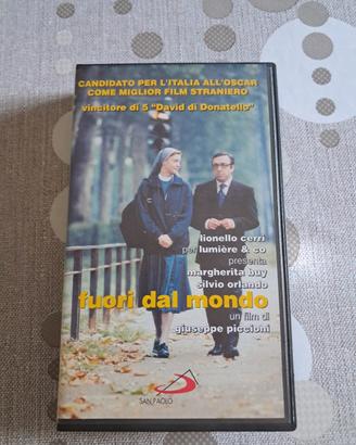 Film VHS " fuori dal mondo"