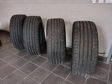 Nokian Waterproof 225 45 R17