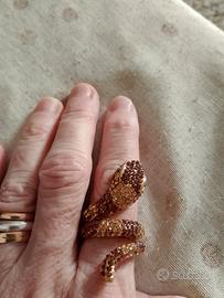 Anelli,collane con ciondolo, orecchini 