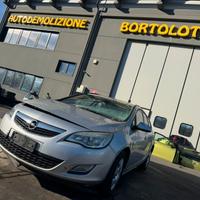 OPEL ASTRA J SPORT TOURER per ricambi usati A17DTR