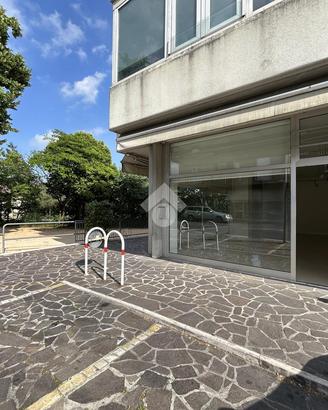 NEGOZIO A FONTE