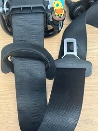 Cintura anteriore sinistra Mercedes GLA CLA