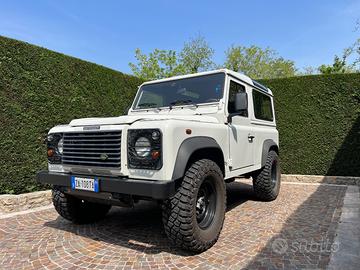 Land Rover Defender 90 Td5 2004 iscritta ASI