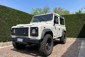 Land Rover Defender 90 Td5 2004 iscritta ASI