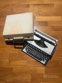 Macchina da scrivere Olympia Traveller de Luxe