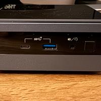 Intel NUC 10i7DNH2 baberone