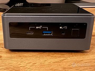 Intel NUC 10i7DNH2 baberone