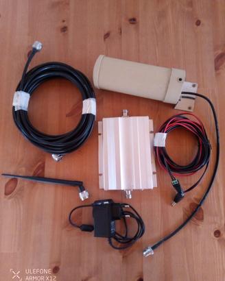 Amplificatore e distributore di segnali GSM/UMTS