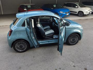 Fiat 500e 3+1 42 kWh Icon +