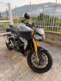 Triumph speed triple 1200rs