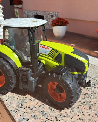 Trattore BRUDER codice 03190 - Claas 950 Axion