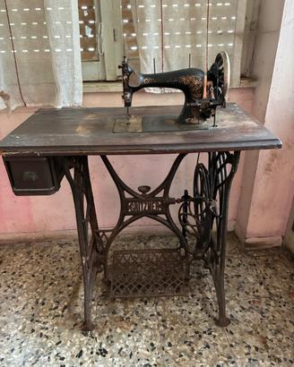 Macchina da cucire vintage