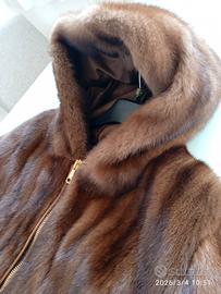splendida pelliccia di visone con cappuccio 