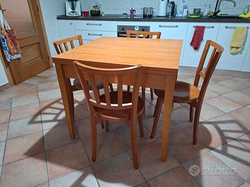 tavolo allungabile e sedie