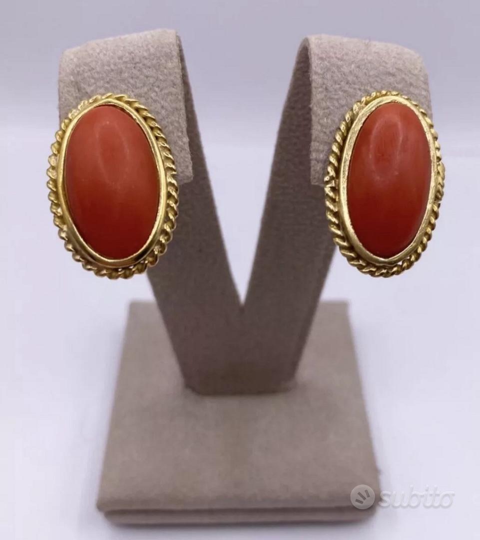 Orecchini punto luce in oro giallo 375/°°° e zirconia cubica