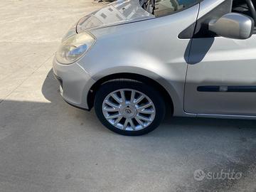 clio 1500 dci adatta a neo patentati