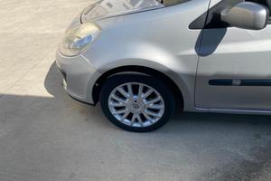 clio 1500 dci adatta a neo patentati