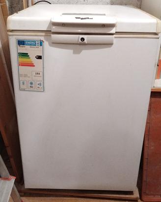 Congelatore a pozzetto  Whirlpool