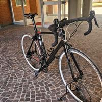 bici da corsa in carbonio 